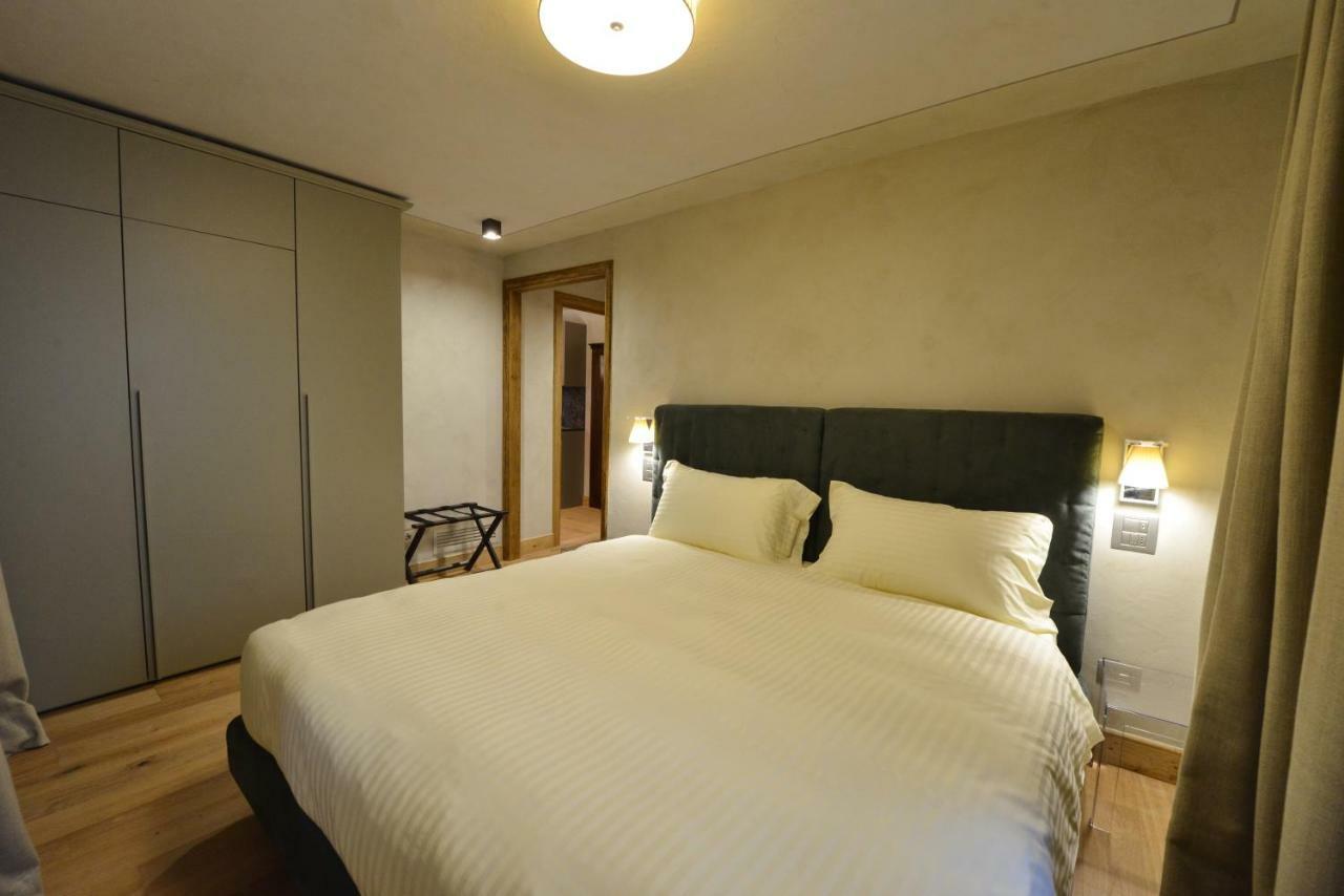 Le Reve Charmant Apartments - Via Sant'Orso,2 アオスタ エクステリア 写真